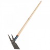 Azadon dos cuernos con mango de madera 54"